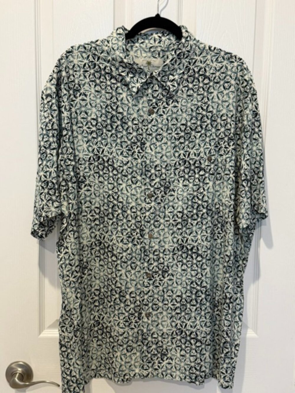 Island Shores Men’s XL Blue White Tropical Geometric Shirt Resort Hawaiian